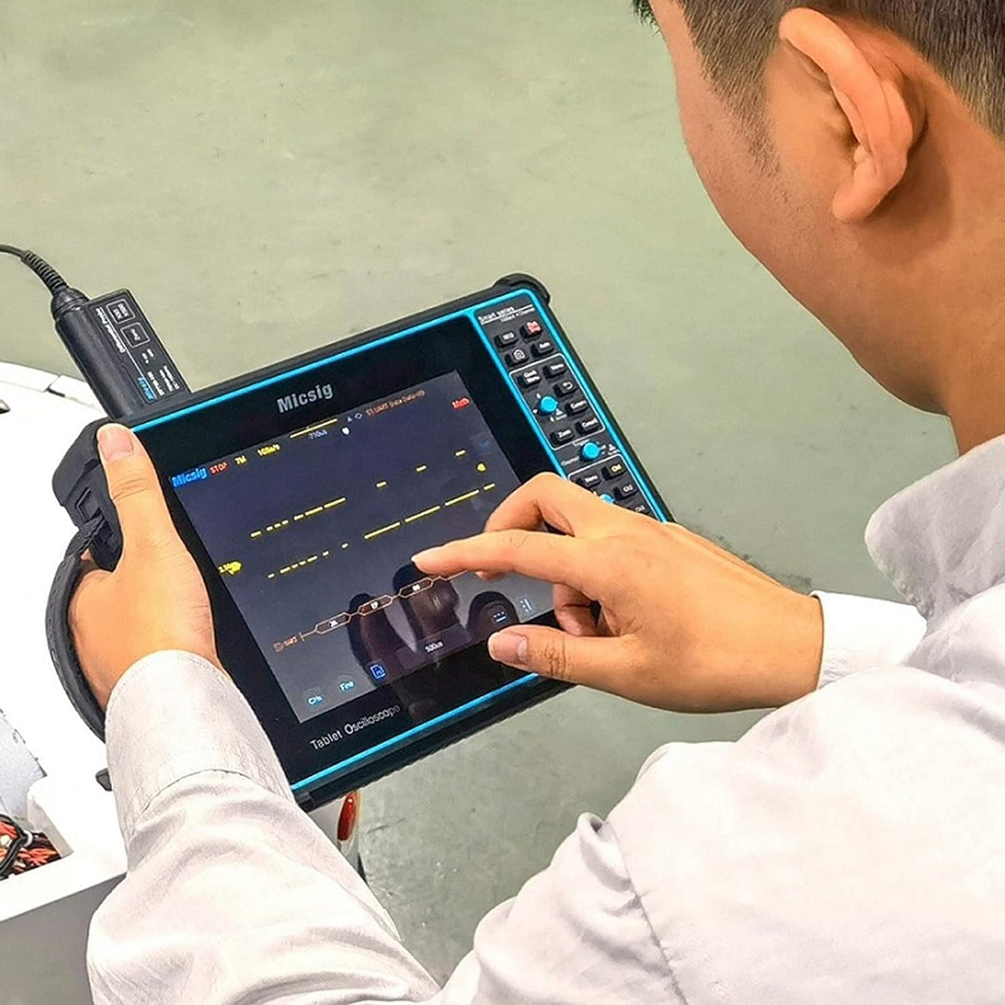 Micsig Automotive Oscilloscope SATO2002 2 CH 200Mhz Bandwidth 1GSa/s Sampling Rate, 8" Touch Screen